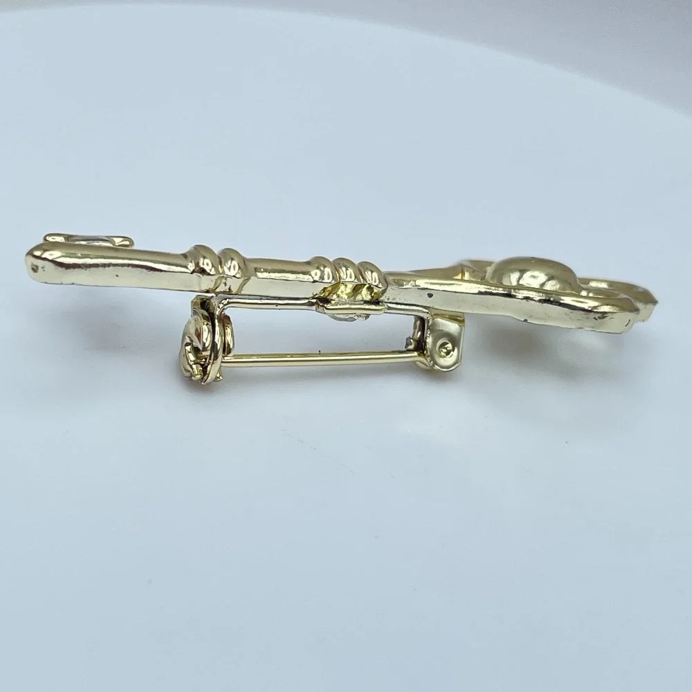 Vintage Gold-Tone Engraved Metal Embellished Skeleton Key Roll-Over Brooch Pin